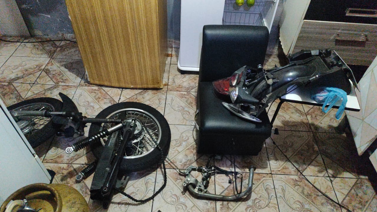 Passageiro chassis de moto leva PM a desmanche em Osasco Web Diário