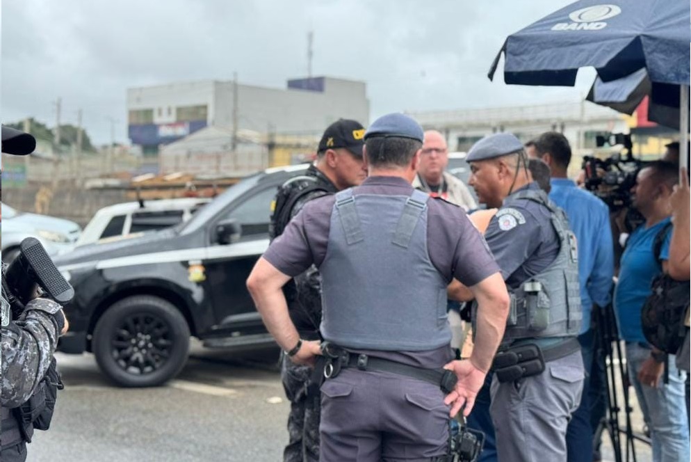 PM prende três bandidos que fizeram reféns em banco em Vargem Grande