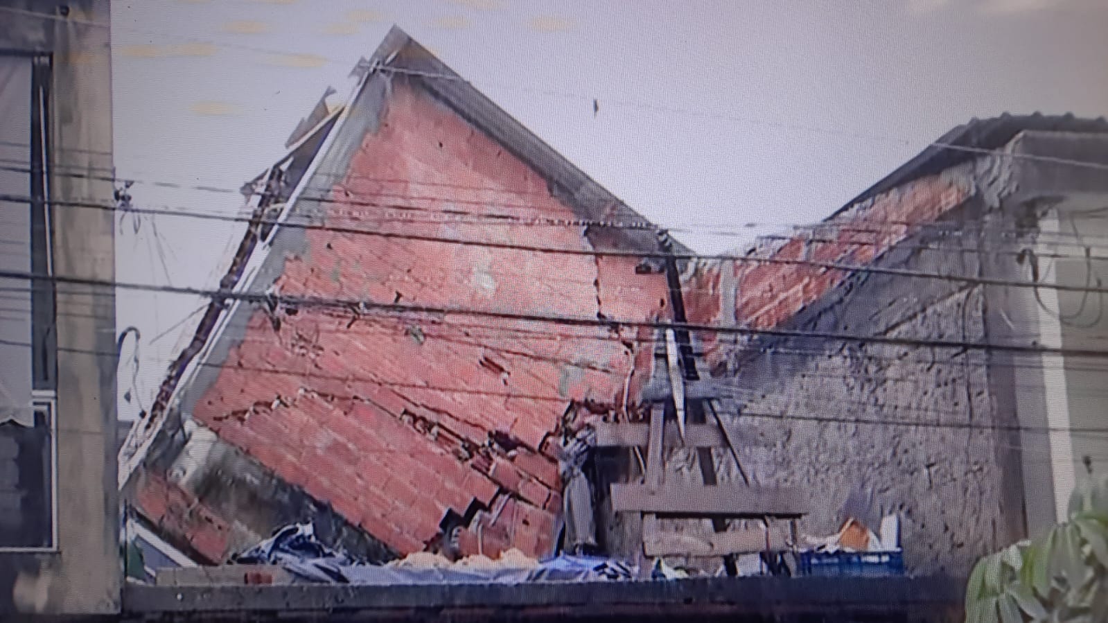 TJ impede demolição de casas em bairro de Carapicuíba (SP